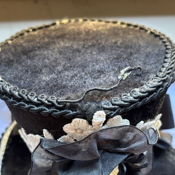 Mini Skeleton Goth Black Cocktail Fascinator Top Hat - Picture 8 of 9
